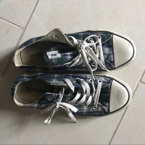 Converse low tops. Plaid. Size M6/W8.